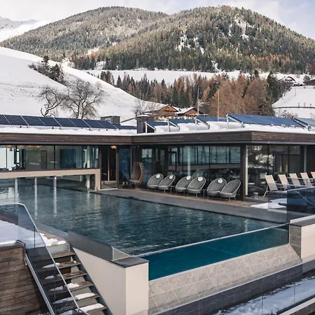 Terentnerhof 4*S Active & Lifestyle Hotel-2
